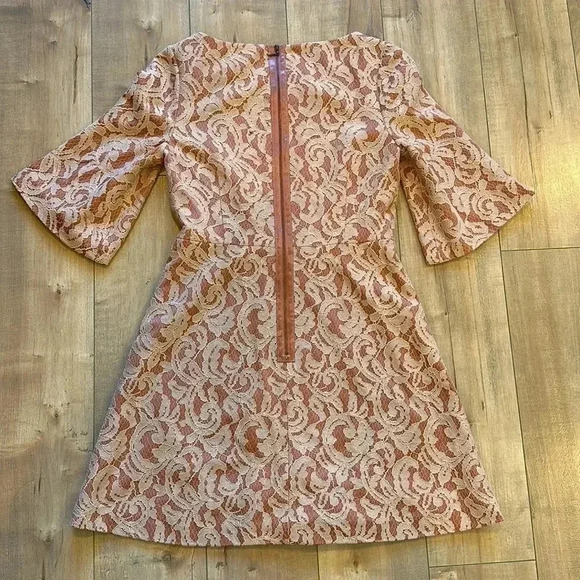Cynthia Steffe Saira Bell Sleeves Mauve Lace Dress Sz 4 - Picture 9 of 10